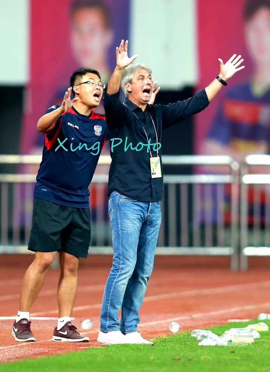 青岛黄海主场战平贵州智诚,保持不败 青岛黄海主场战平贵州智诚,保持不败