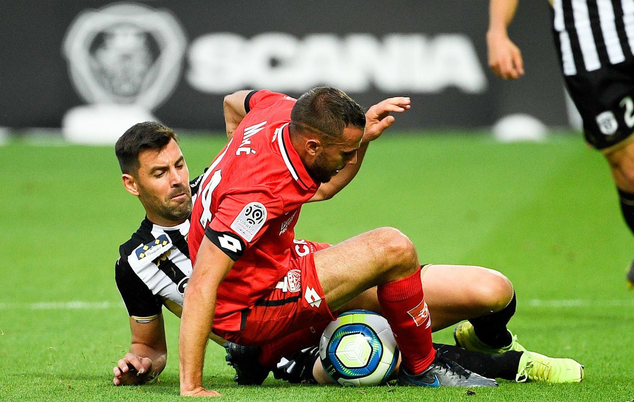 亚眠队遭遇惨败，连续表现不佳