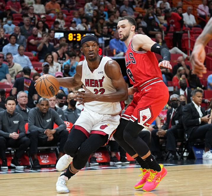 广东队完胜公牛,拉文带队取胜 广东队完胜公牛,拉文带队取胜