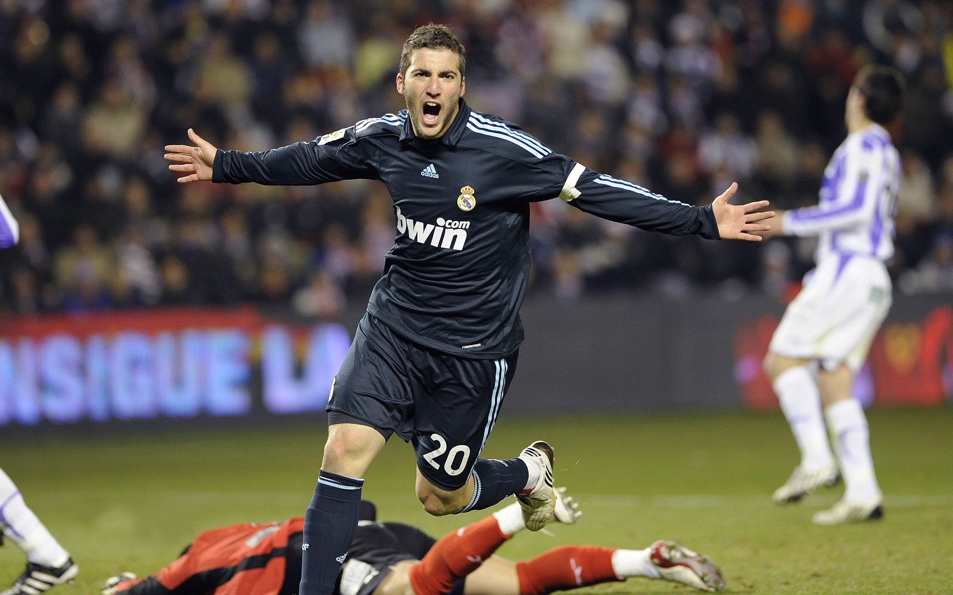 南非末节神奇逆转带走里昂,拉亚刷新纪录书写历史新篇